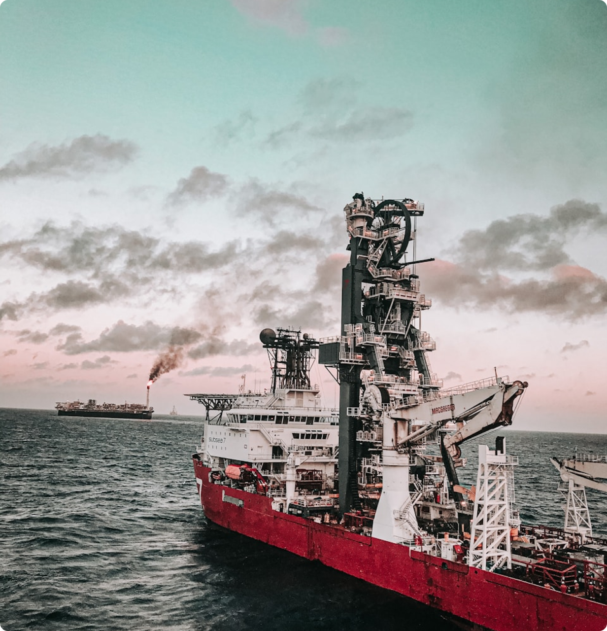An image of an oil vesel in the middle of the sea